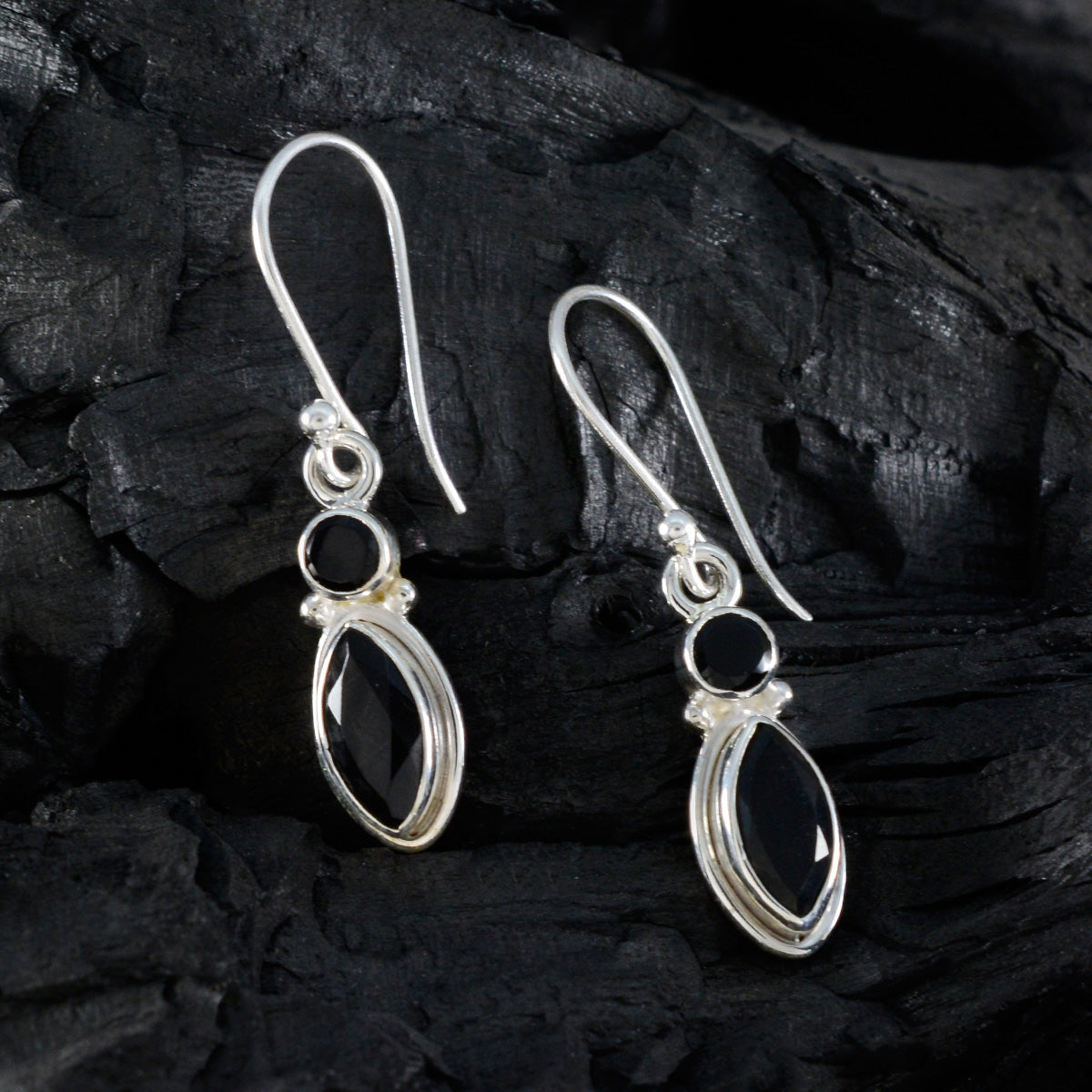Boucles d'oreilles pendantes Anna Toi et Moi en argent 92,5 et onyx noir Image secondaire du produit