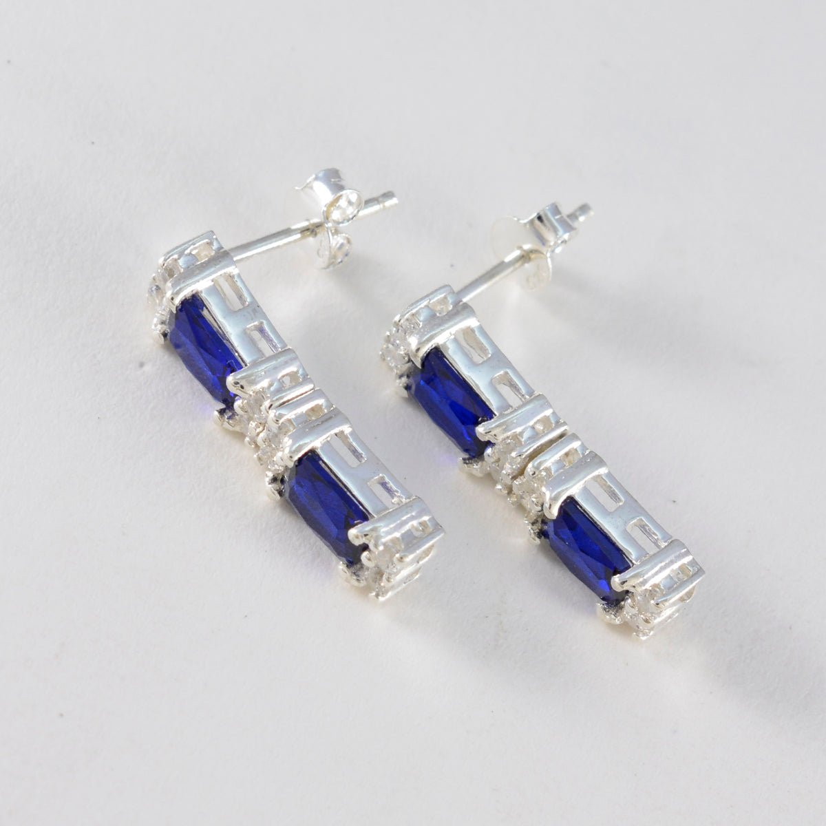 Boucles d'oreilles à tige multiples en argent 925 bleu saphir CZ American Aiko Image secondaire du produit
