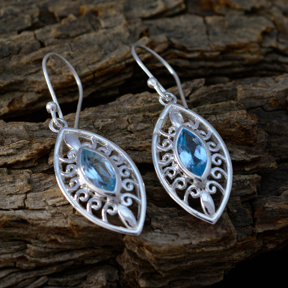 Blue-topaz-Moroccan-Hazel-Solitaire-Dangle-Blue-Sterling-Silver-Earring