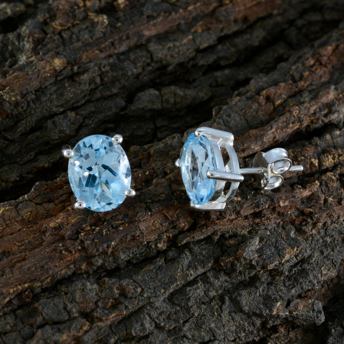 Blue-topaz-American-Bianca-Solitaire-Stud-Blue-Silver-Earring