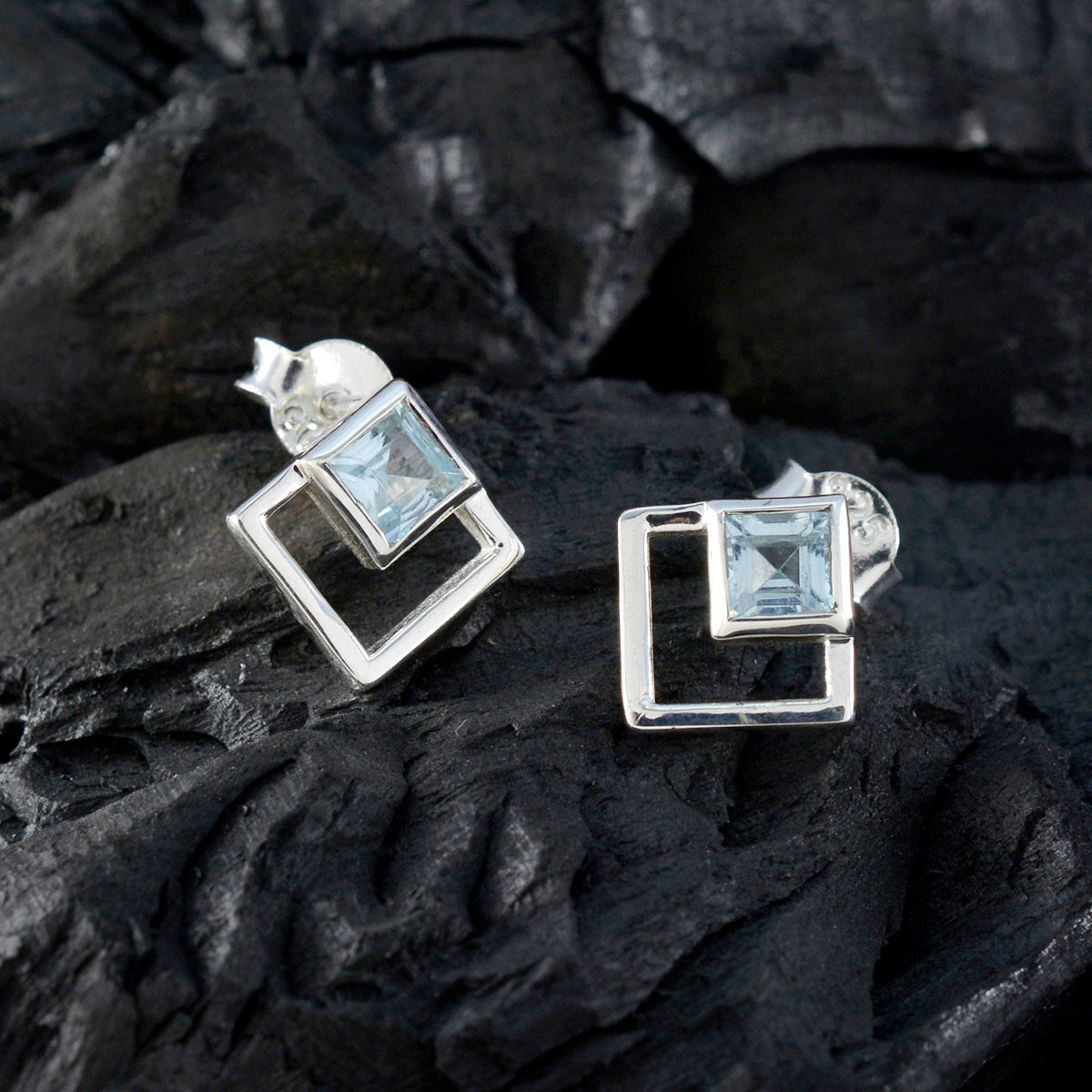 Blue-Topaz-American-Maya-Solitaire-Stud-Blue-Silver-Earring