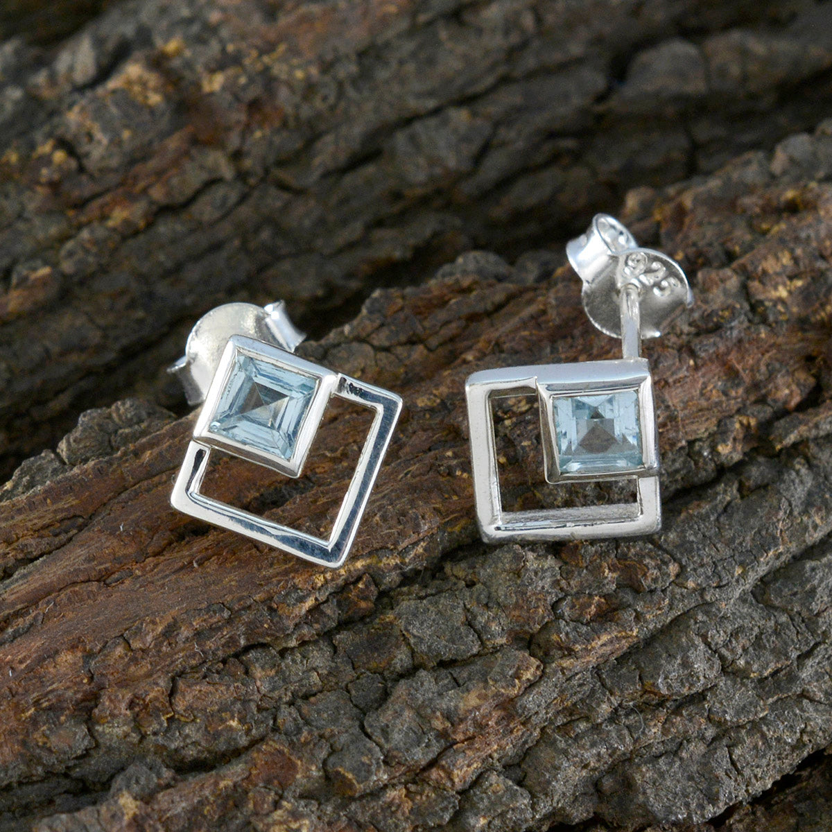 Blue-Topaz-American-Maya-Solitaire-Stud-Blue-Silver-Earring