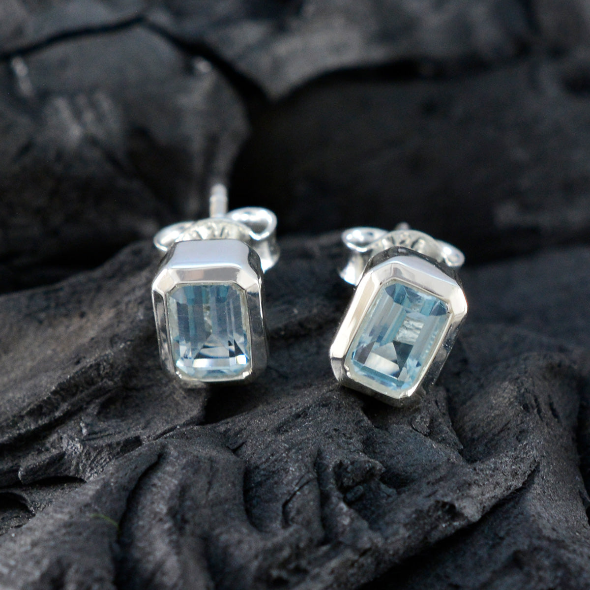 Blue-Topaz-American-Lourdes-Solitaire-Stud-Blue-92.5-Silver-Earring