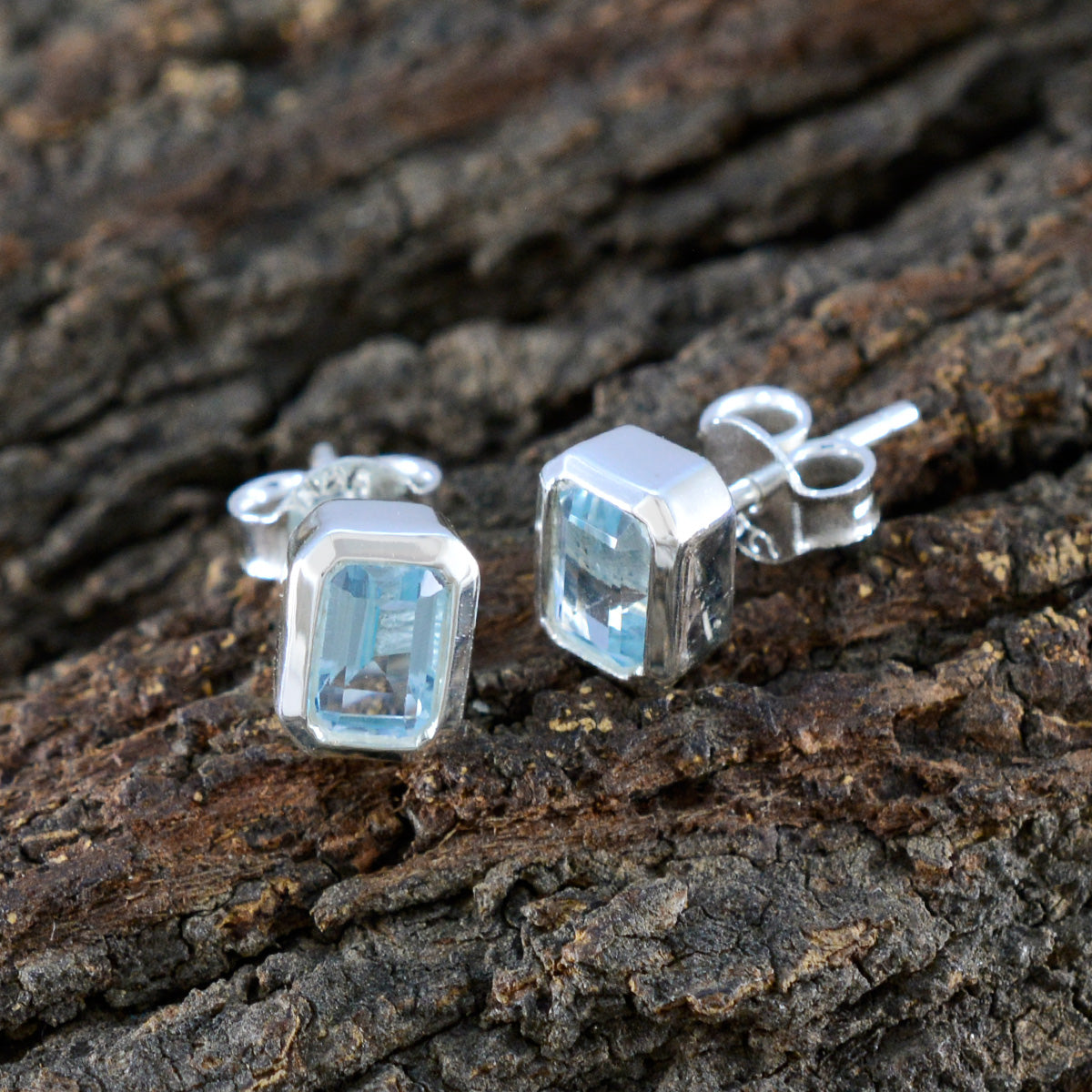 Blue-Topaz-American-Lourdes-Solitaire-Stud-Blue-92.5-Silver-Earring