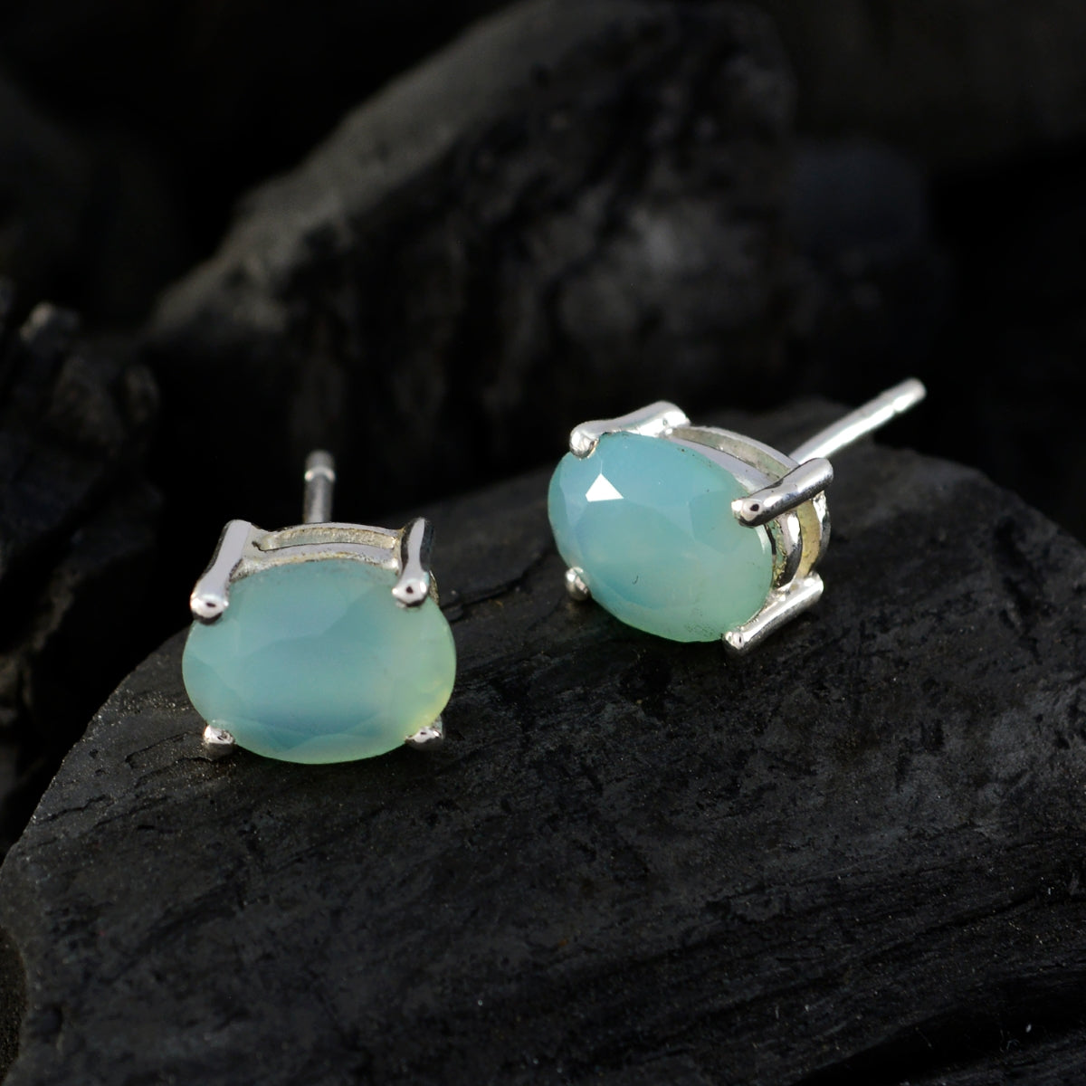 Chalcedony-Middle-Eastern-Antonia-Solitaire-Stud-Blue-92.5-Silver-Earring