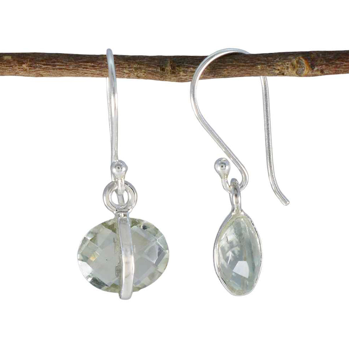 Green-Amethyst-German-Lily-Solitaire-Dangle-Green-Sterling-Silver-Earring Hoofdafbeelding