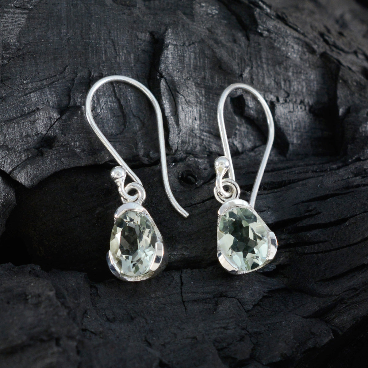 Green-Amethyst-Japanese-Nari-Solitaire-Dangle-Green-Silver-Earring