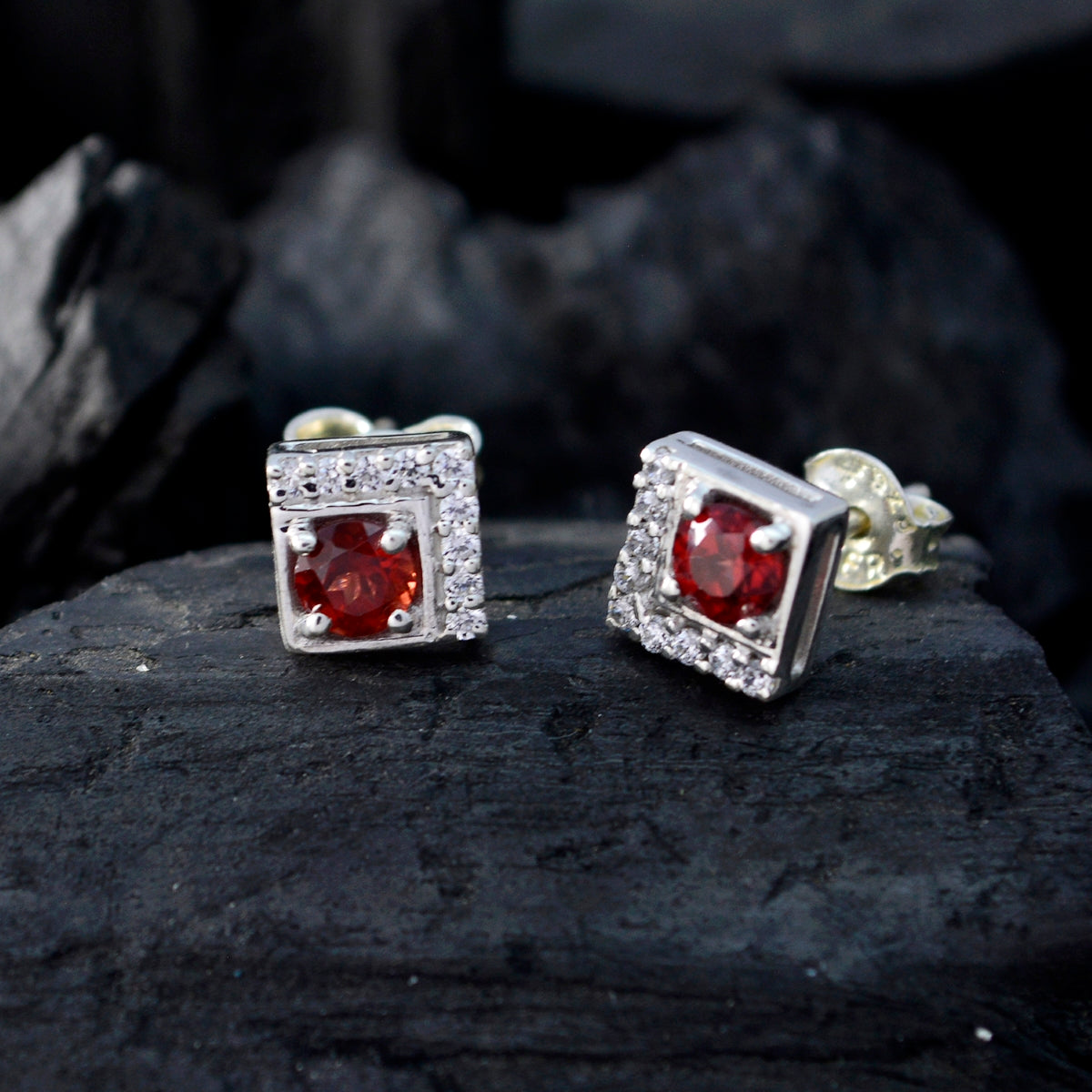 Garnet-African-Fernanda-multiple-Stud-Red-925-Silver-Earring