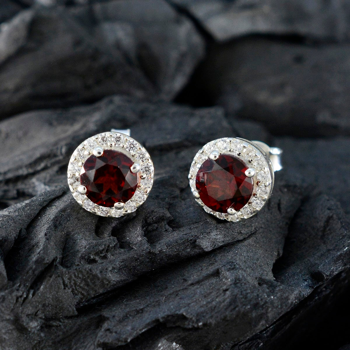 Garnet-American-Mei-Solitaire-Stud-Red-92.5-Silver-Earring