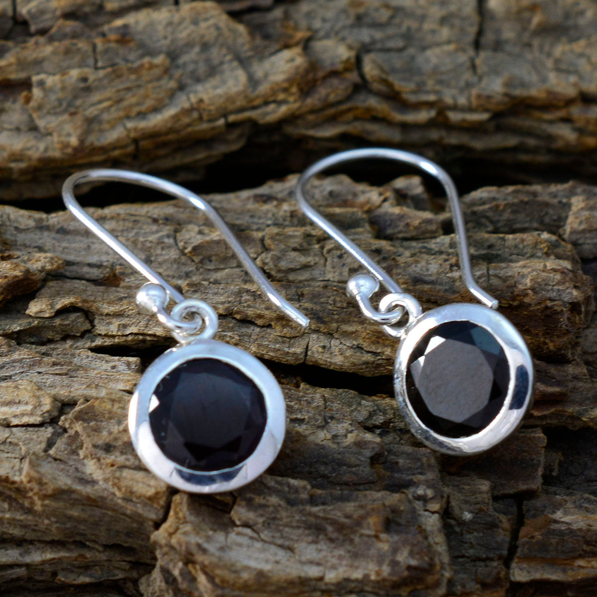 Garnet-Latin-American-Chloe-Solitaire-Dangle-Red-Silver-Earring