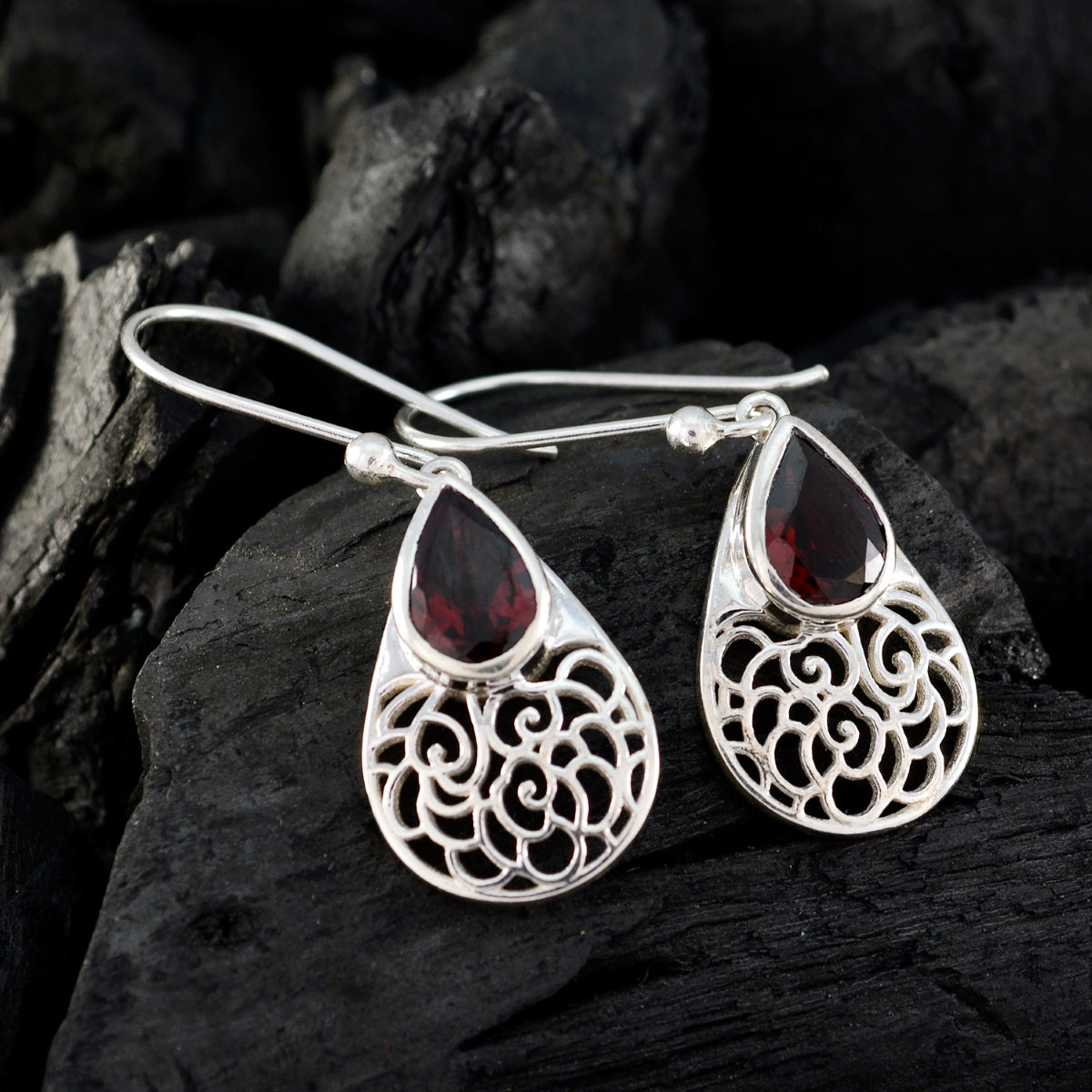 Garnet-Australian-Josephine-Solitaire-Dangle-Red-92.5-Silver-Earring