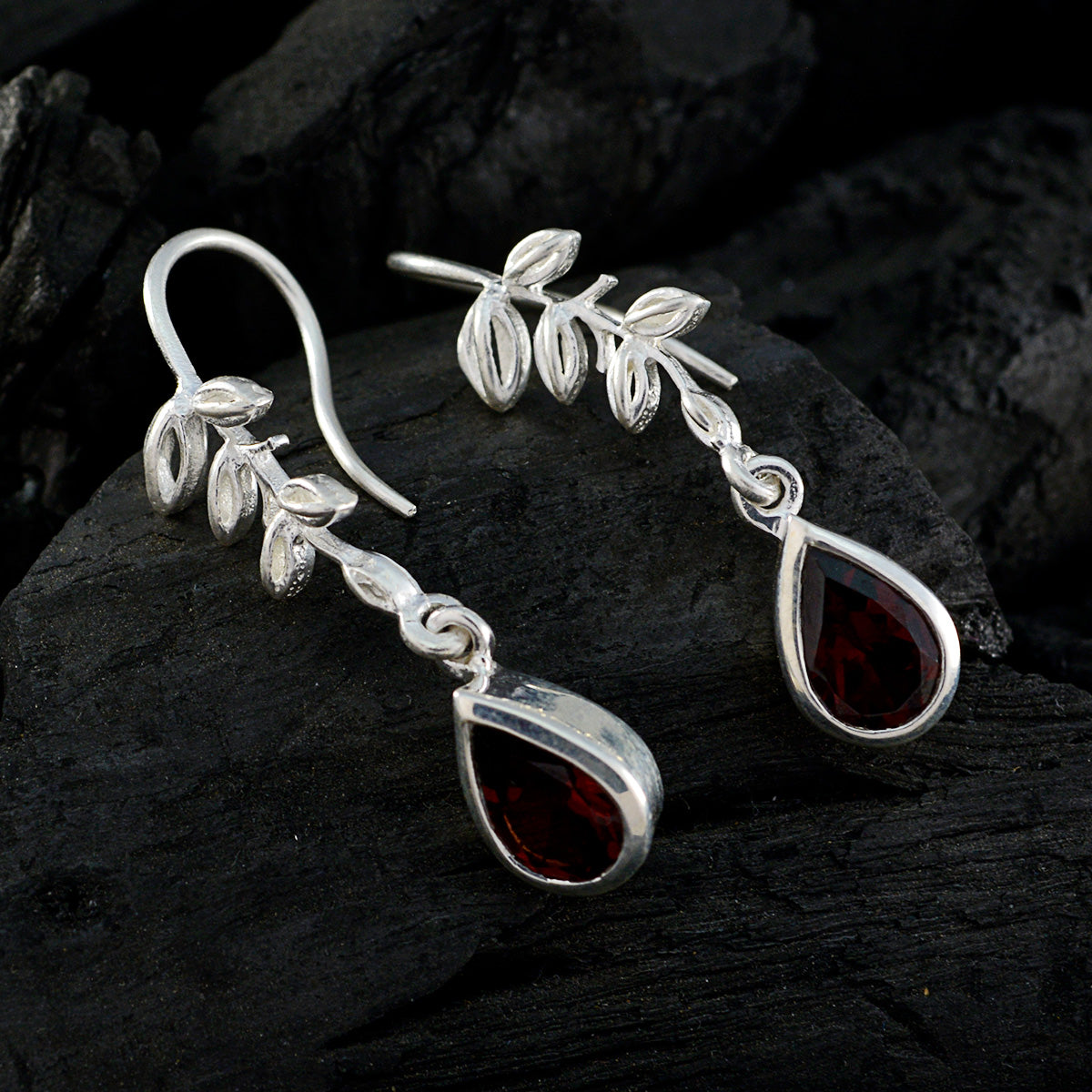 Garnet-Spanish-Julia-Solitaire-Dangle-Red-925-Sterling-Silver-Earring