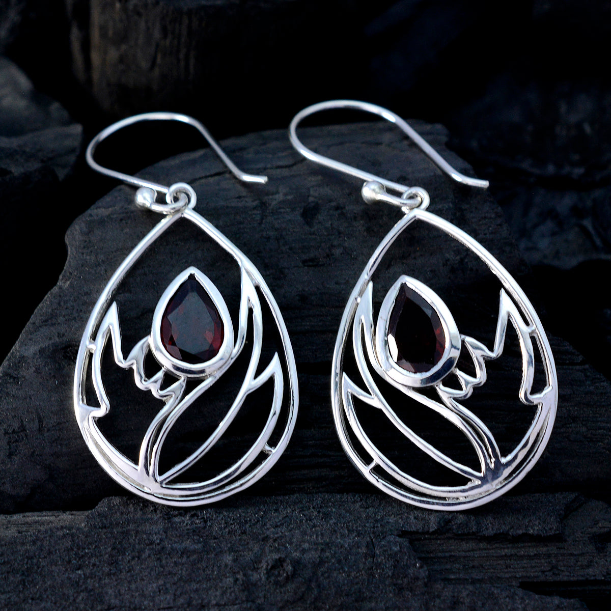 Garnet-Australian-Skylar-Solitaire-Dangle-Red-Silver-Earring