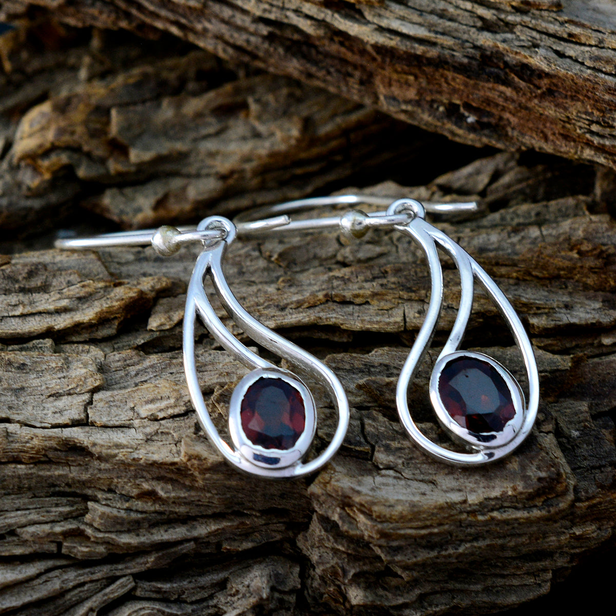 Garnet-Latin-American-Sophia-Solitaire-Dangle-Red-Silver-Earring