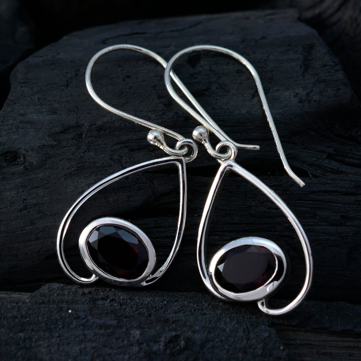 Granat German Teresa Solitaire Dangle Röd 92.5 Silverörhänge Sekundär produktbild