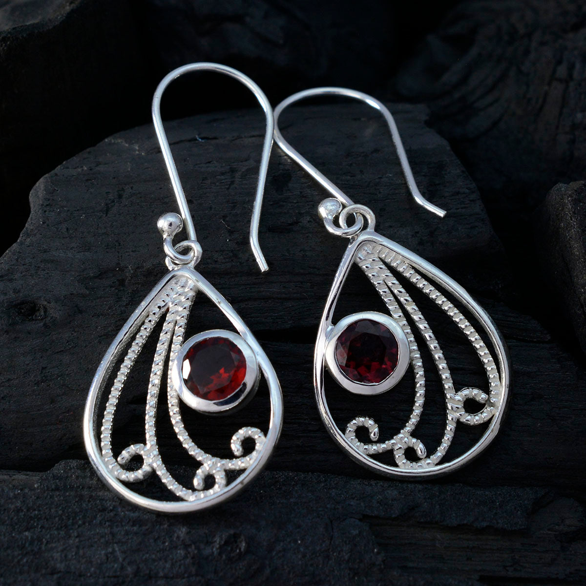Garnet-Moroccan-Yasmine-Solitaire-Dangle-Red-925-Sterling-Silver-Earring