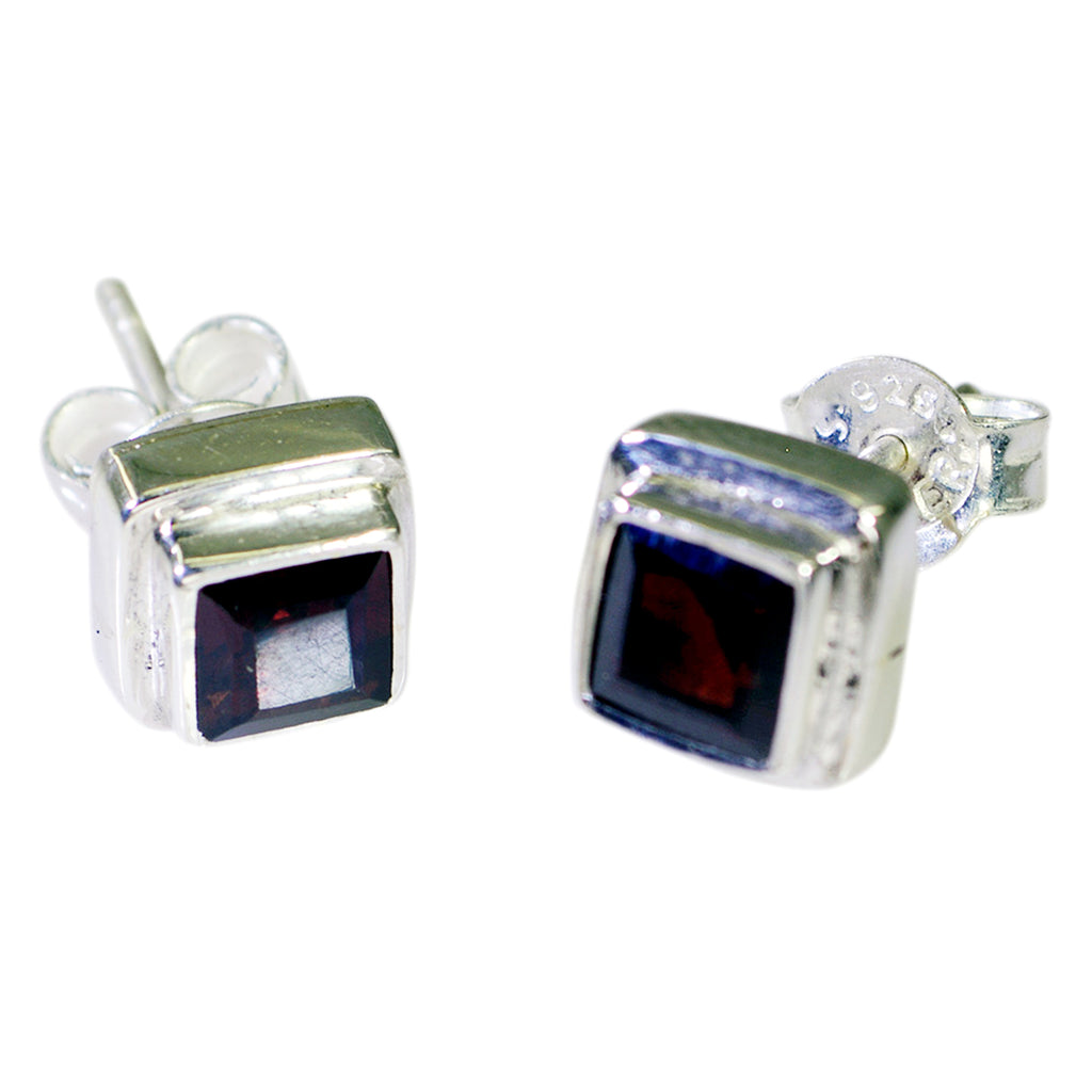 Garnet-French-Noelia-Solitaire-Stud-Red-Silver-Earring