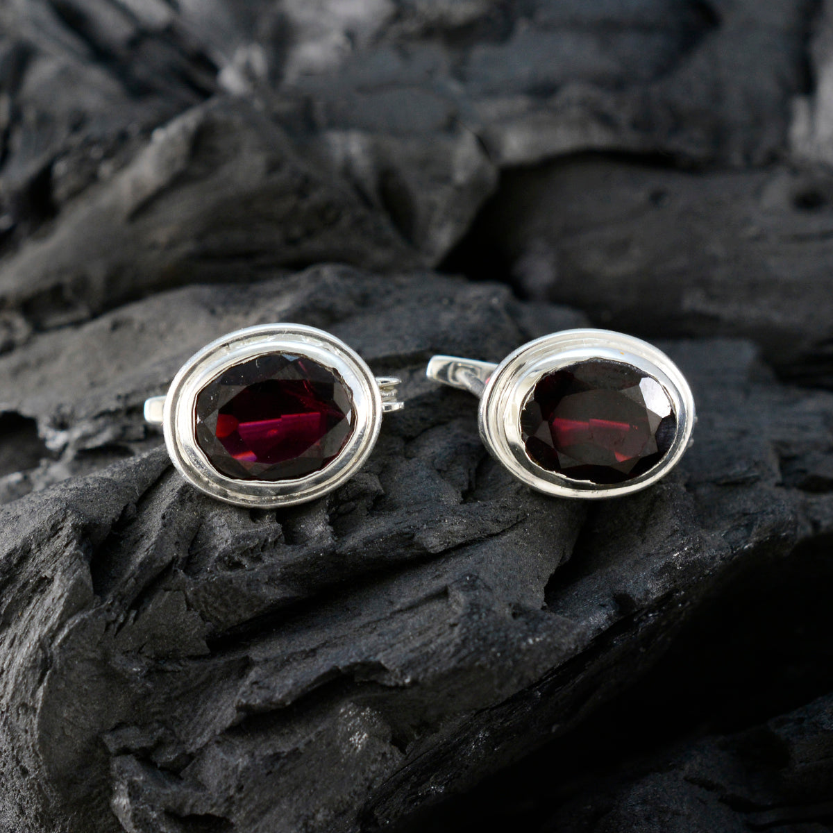 Garnet-Russian-Yuki-Solitaire-Stud-Red-Silver-Earring
