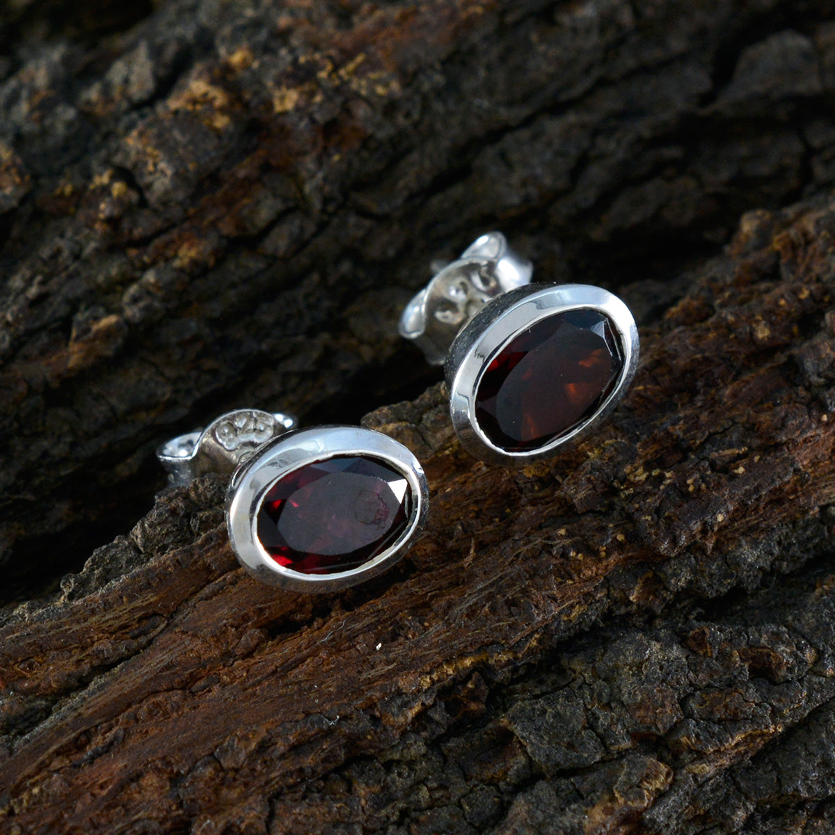 Garnet-French-Haruka-Solitaire-Stud-Red-92.5-Silver-Earring