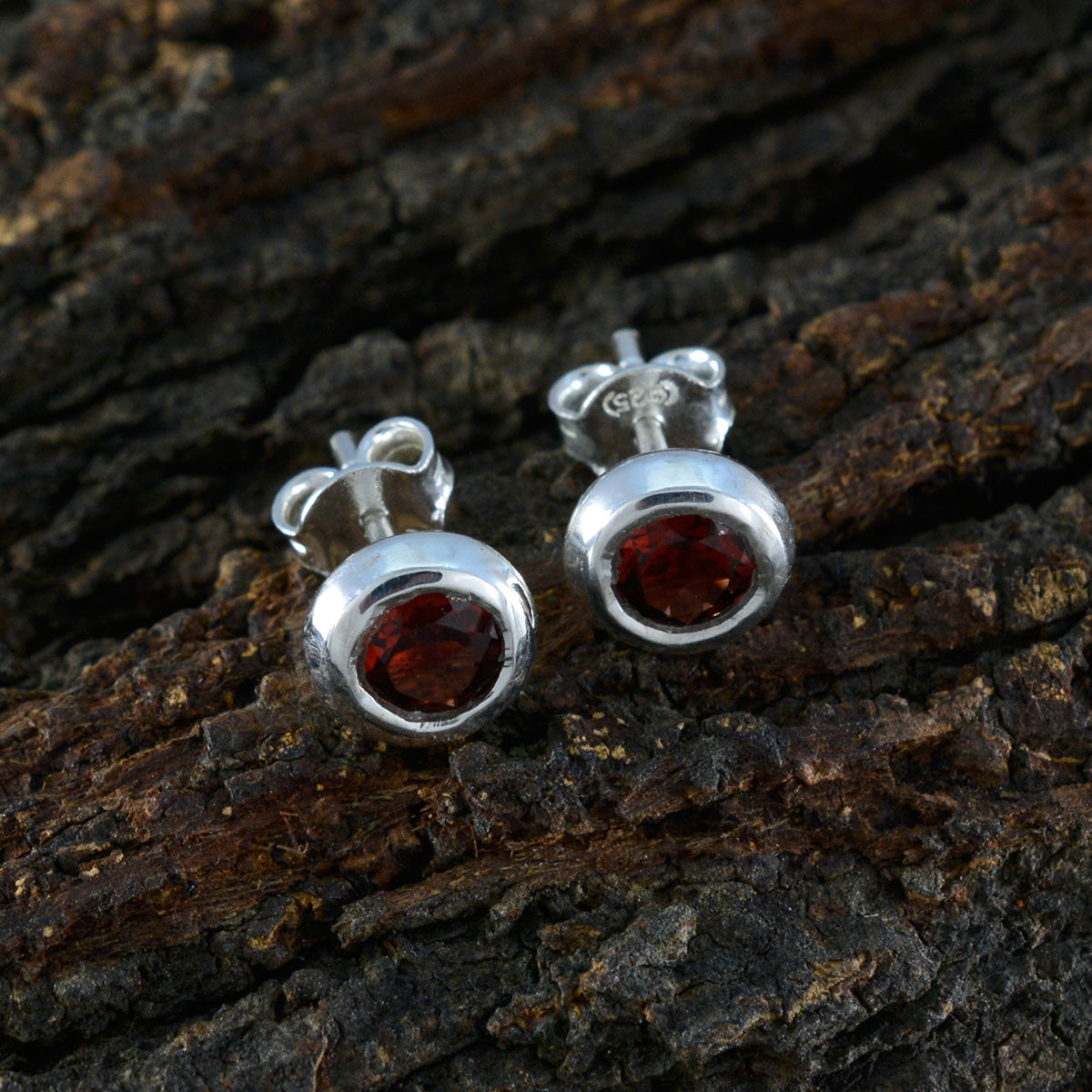 Garnet-Russian-Constanza-Solitaire-Stud-Red-925-Silver-Earring