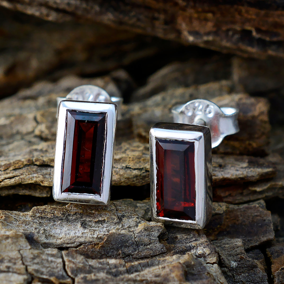 Garnet-Turkish-Greta-Solitaire-Stud-Red-925-Sterling-Silver-Earring