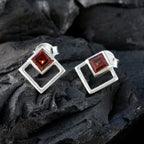 Garnet-Middle-Eastern-Amanda-Solitaire-Stud-Red-Silver-Earring