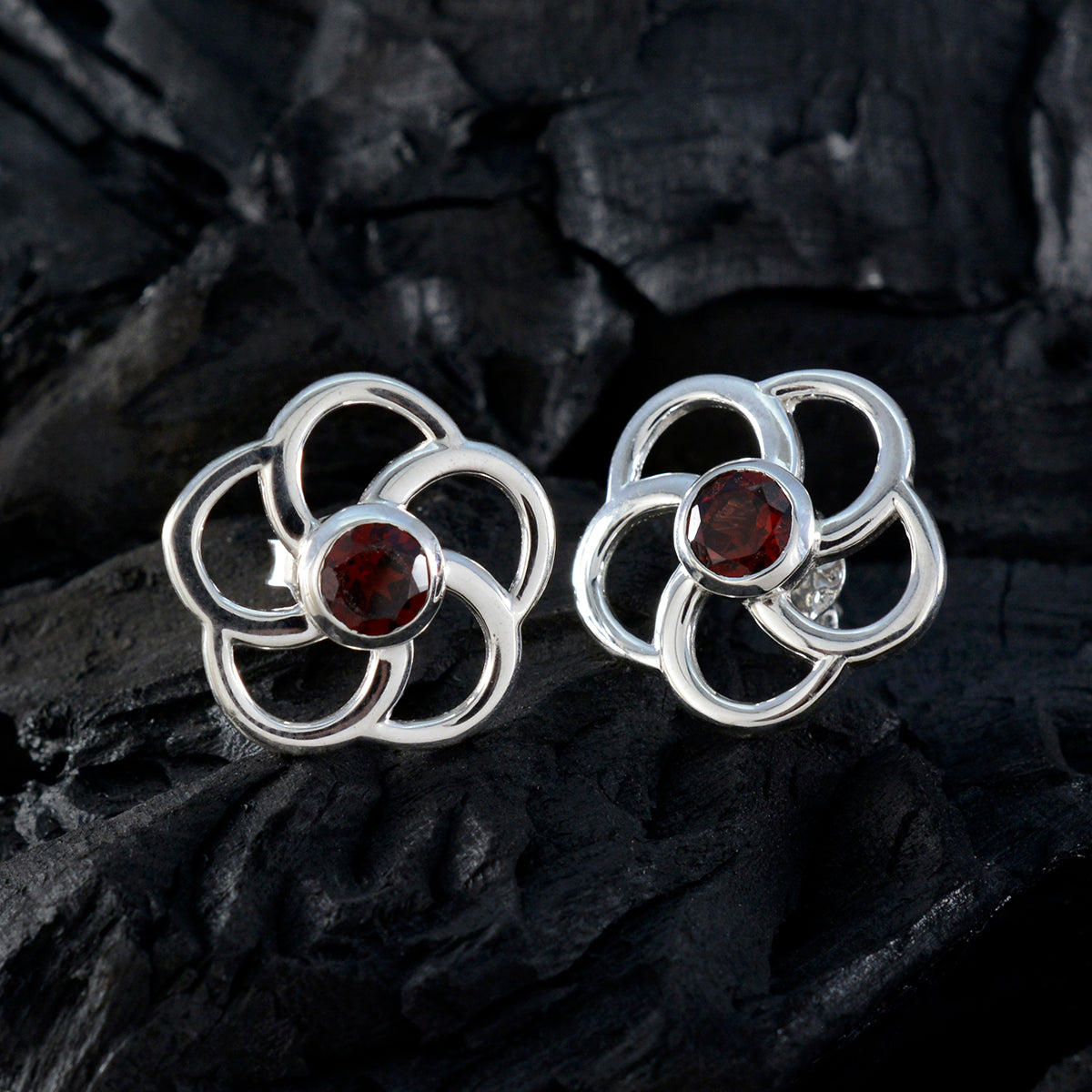 Garnet-Japanese-Mila-Solitaire-Stud-Red-925-Silver-Earring
