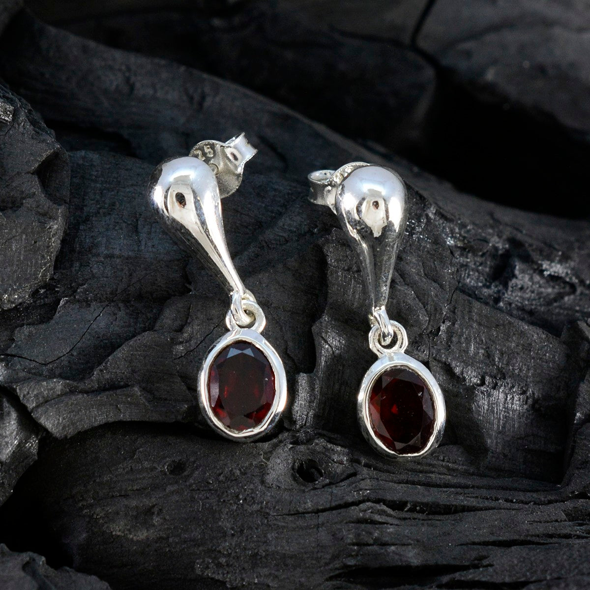 Garnet-American-Riley-Solitaire-Stud-Red-Sterling-Silver-Earring