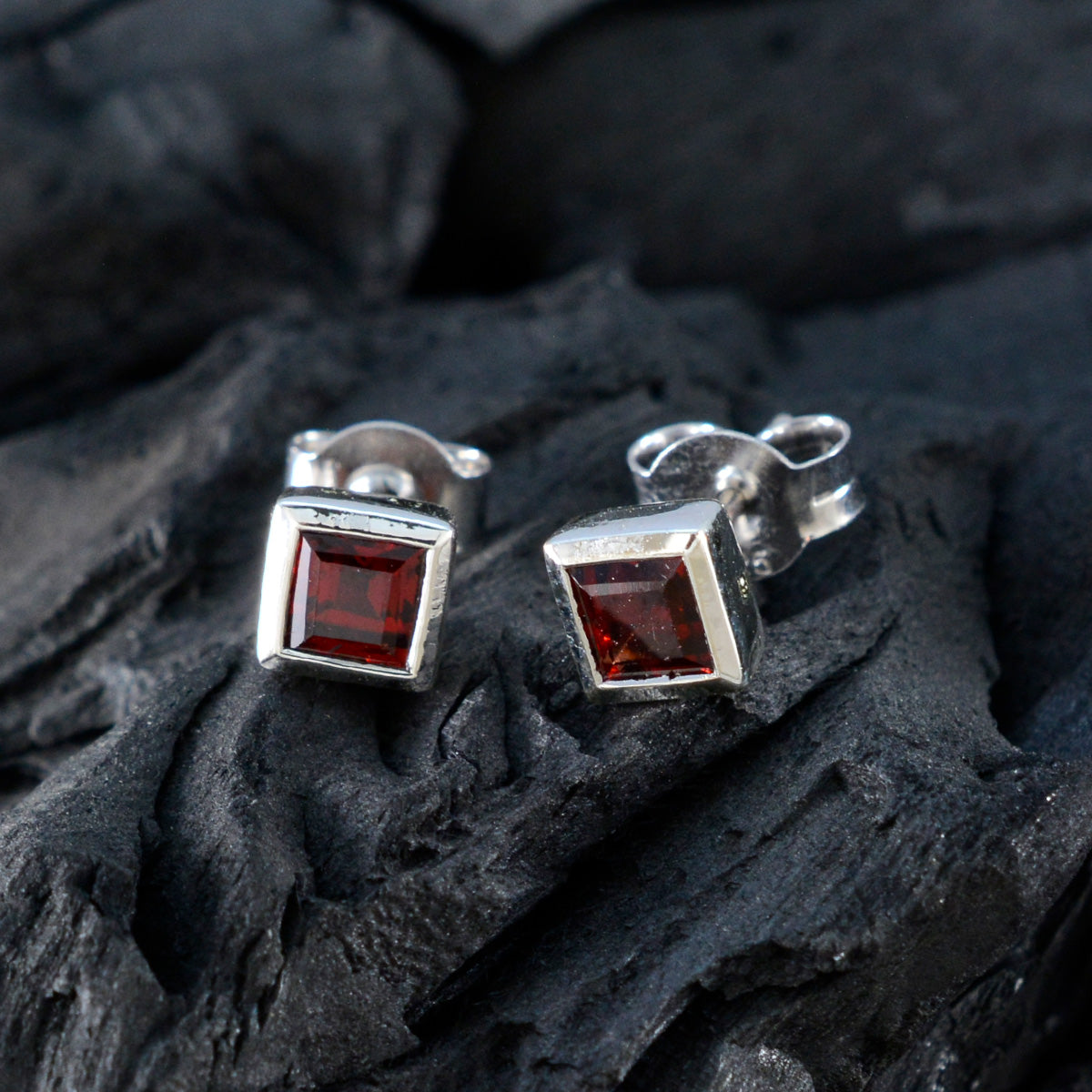 Garnet-African-Julia-Solitaire-Stud-Red-925-Sterling-Silver-Earring