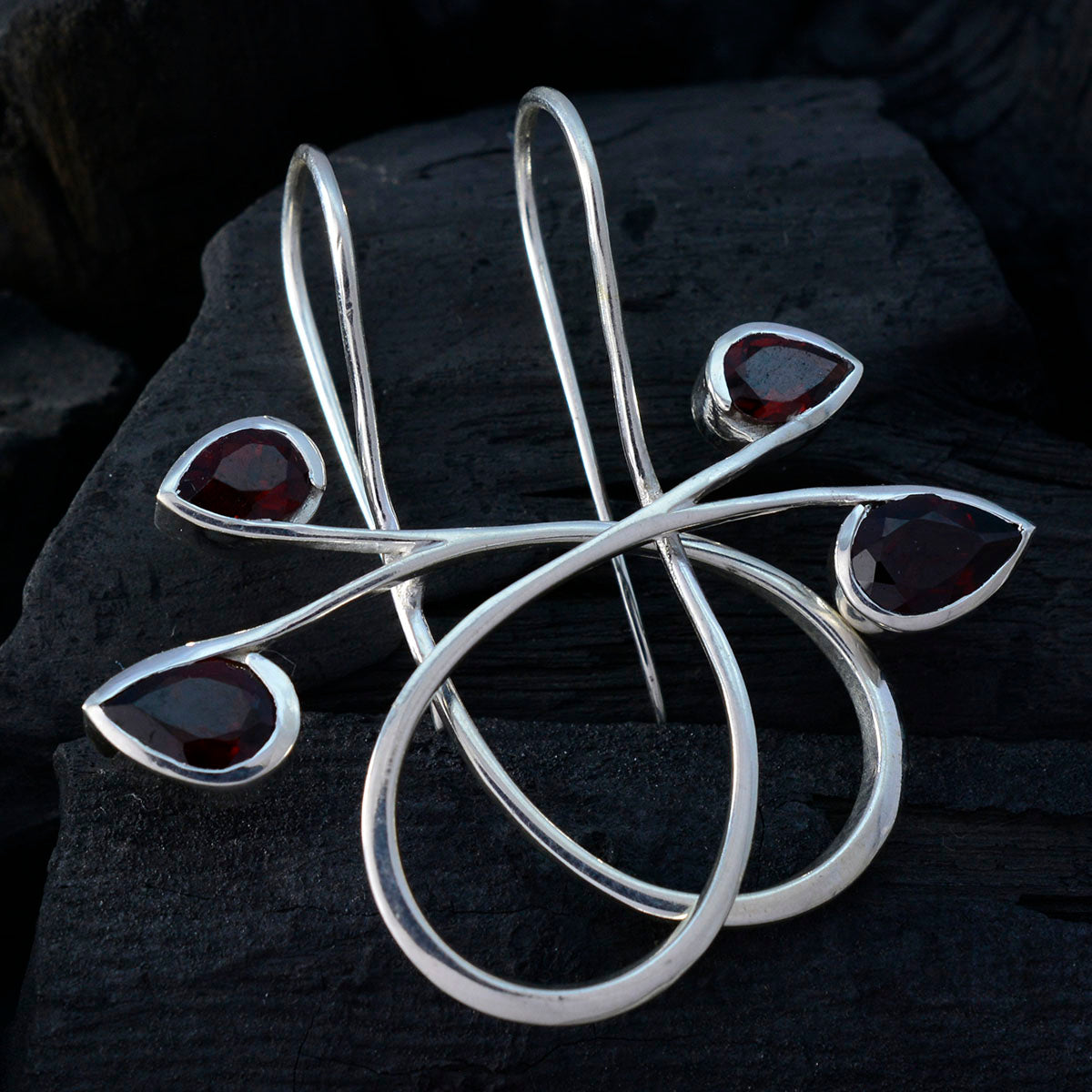 Pendientes colgantes múltiples de granate coreano Sakura en plata 925 roja Imagen secundaria del producto