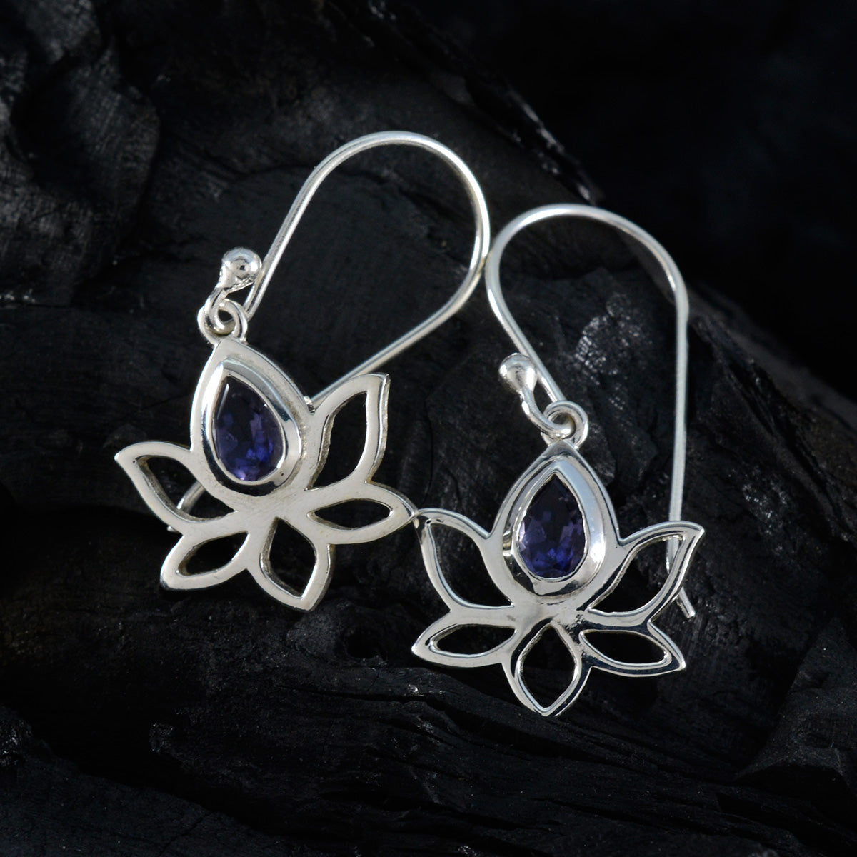 Iolite-Korean-Inès-Solitaire-Dangle-Blue-Silver-Earring