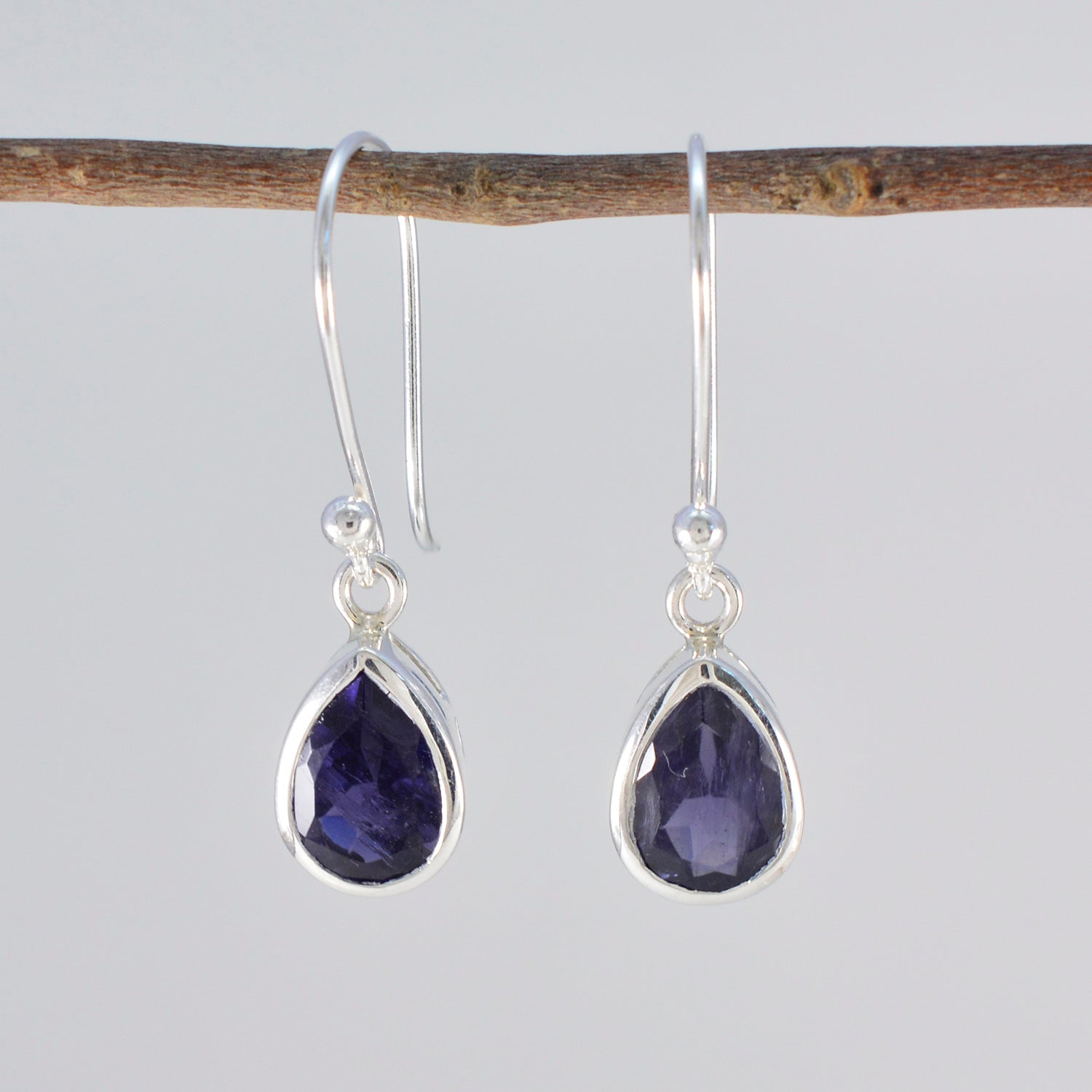 Iolite Spanskt Emi Solitaire Dingelörhänge i Blått Sterlingsilver Sekundär produktbild