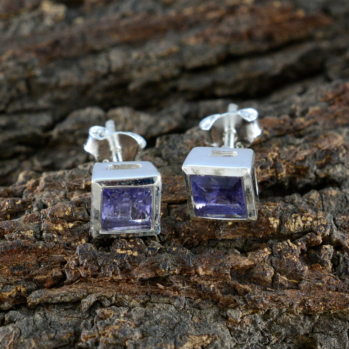 Iolite-American-Aiko-Solitaire-Stud-Blue-Silver-Earring