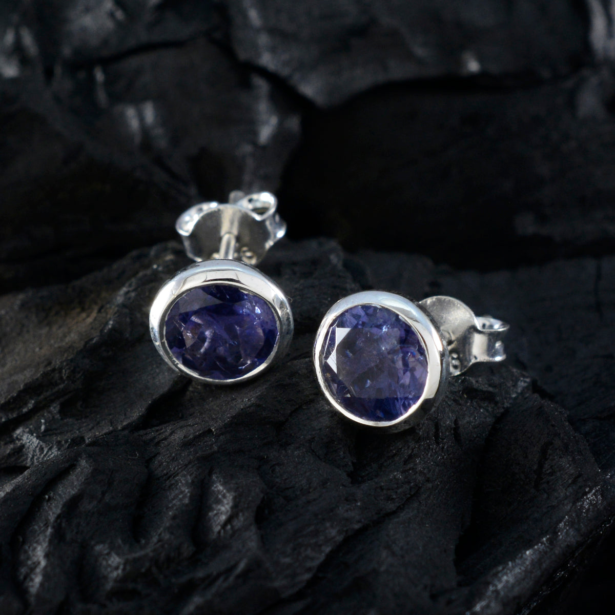 Iolite-Italian-Victoria-Solitaire-Stud-Blue-Silver-Earring