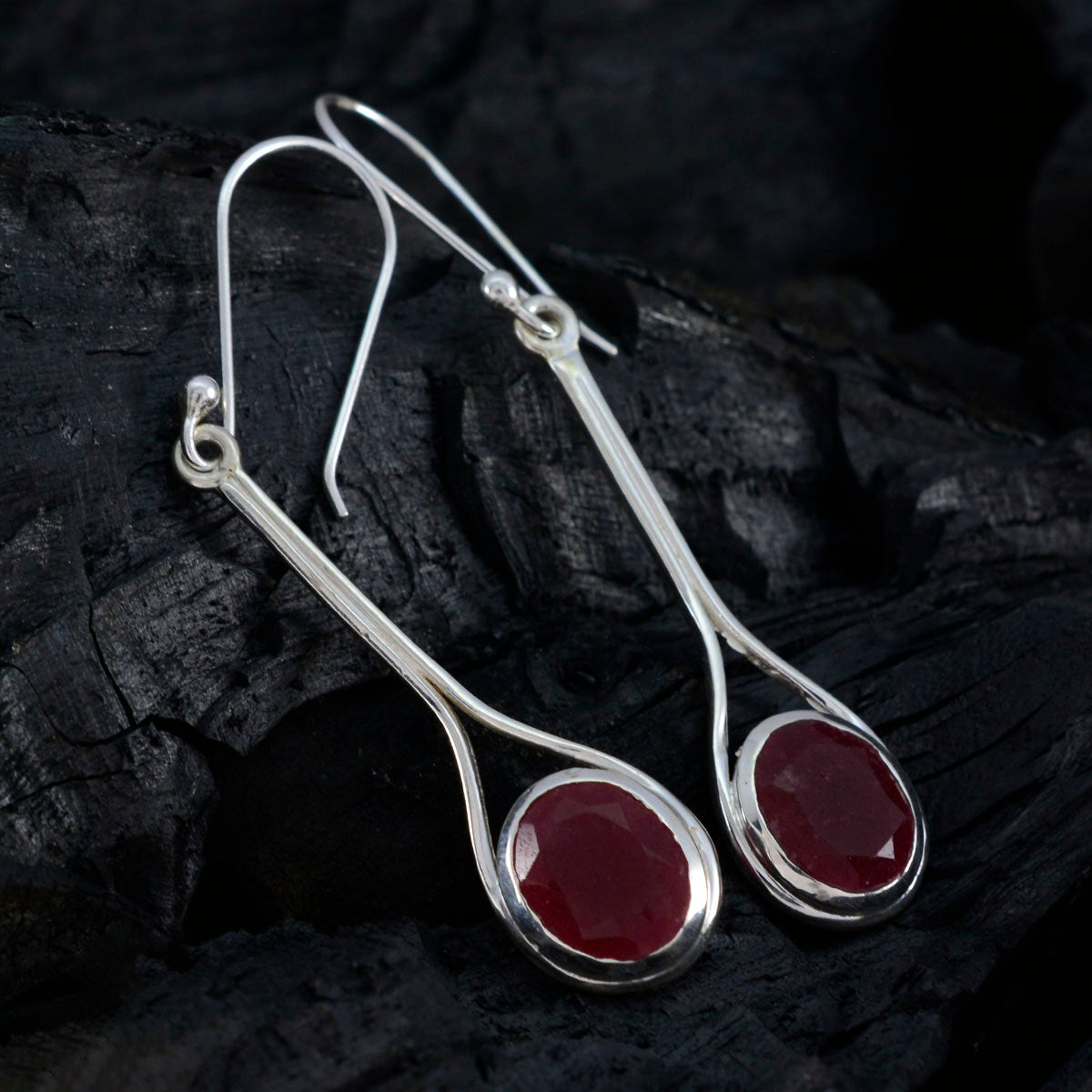 Indiase robijn Midden-Oosterse Julia Solitaire Dangle Rode 925 Sterling Zilveren Oorbel Secundaire afbeelding