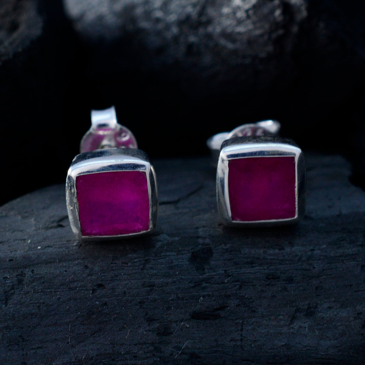 Indian-Ruby-German-Lea-Solitaire-Stud-Red-Silver-Earring