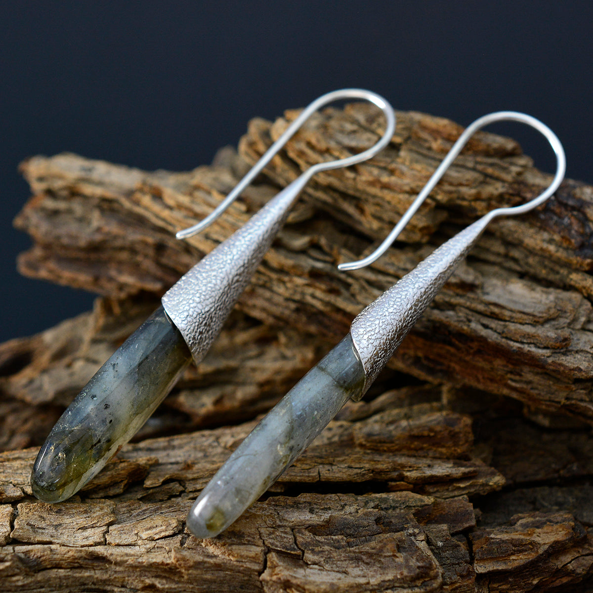 Labradorite-Japanese-Min-seo-Solitaire-Dangle-Gray-Silver-Earring