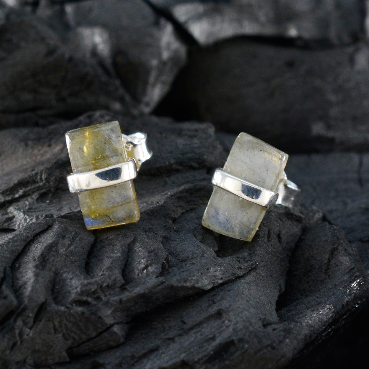 Labradorite-Russian-Ling-Solitaire-Stud-Gray-Sterling-Silver-Earring