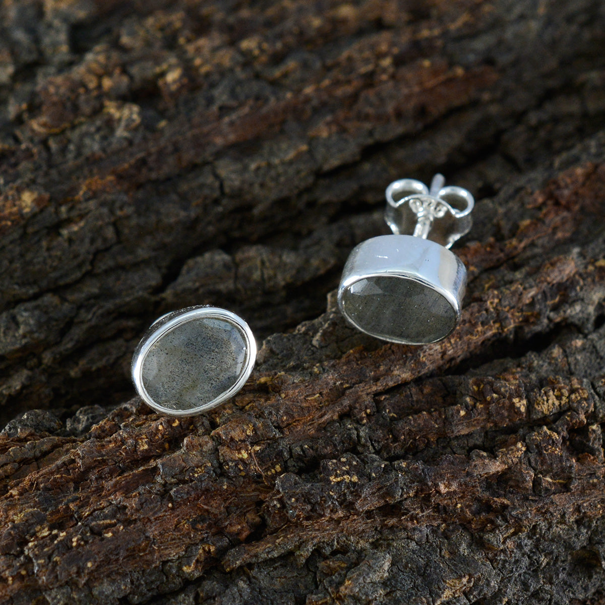 Labradorite-Korean-Ángeles-Solitaire-Stud-Gray-Silver-Earring