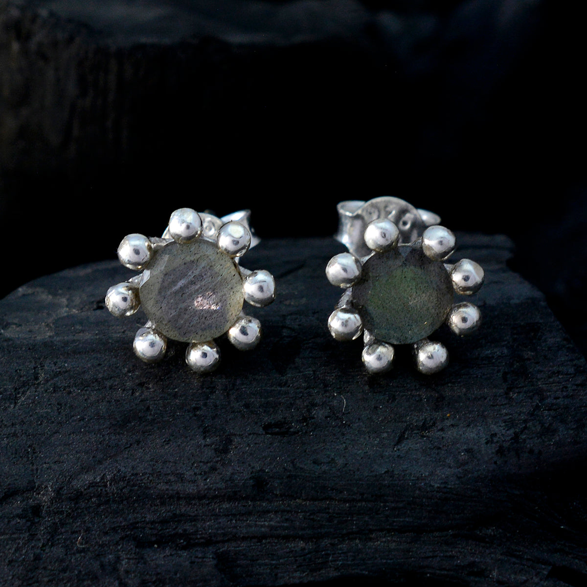 Labradorite-Japanese-Antonia-Solitaire-Stud-Gray-925-Silver-Earring
