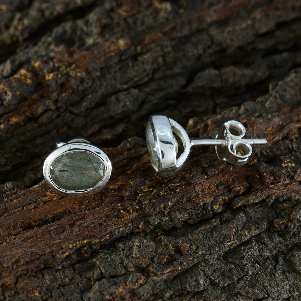 Labradorite-Spanish-Li-Lee-Solitaire-Stud-Gray-Sterling-Silver-Earring