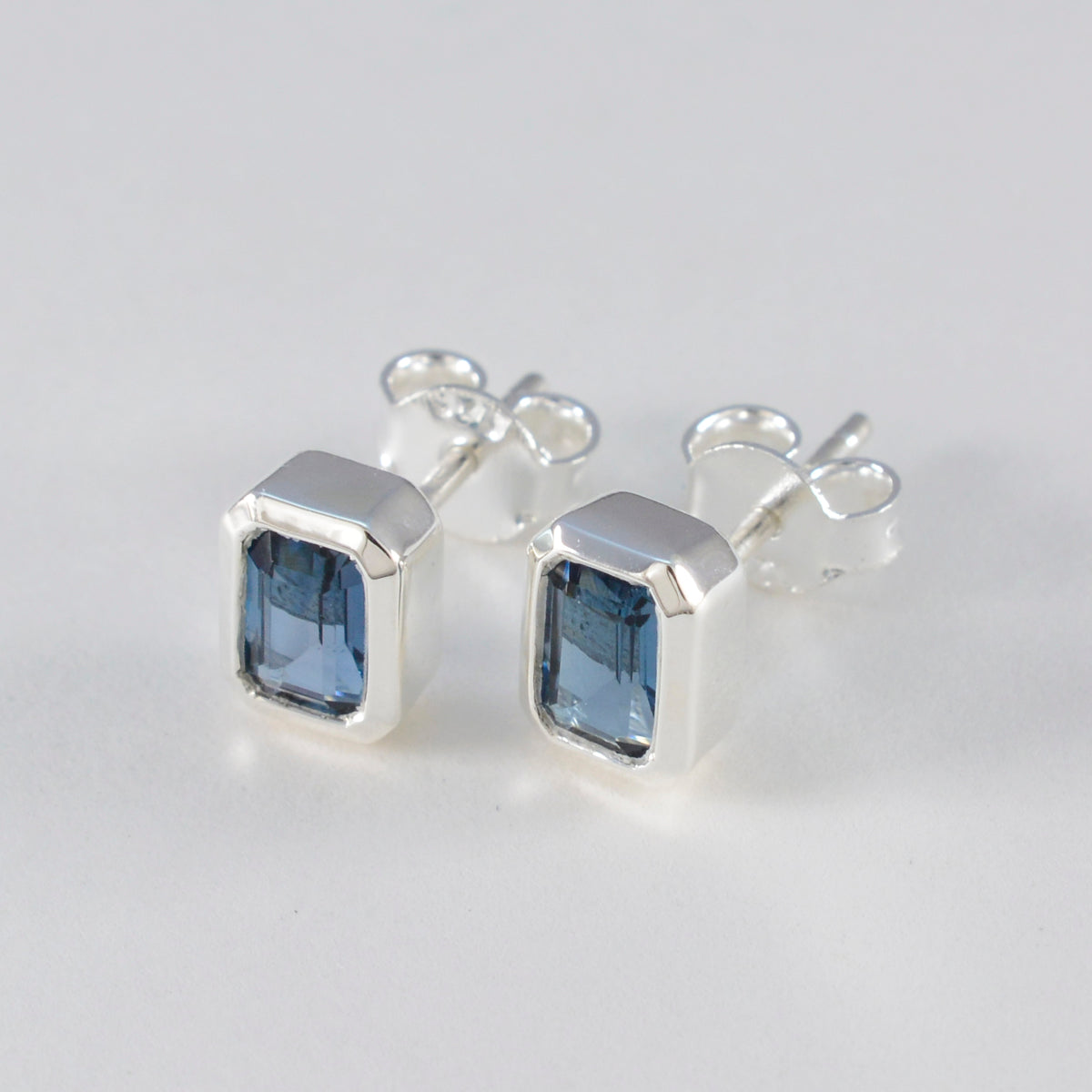 LBT-Turkish-María-Solitaire-Stud-Blue-Sterling-Silver-Earring