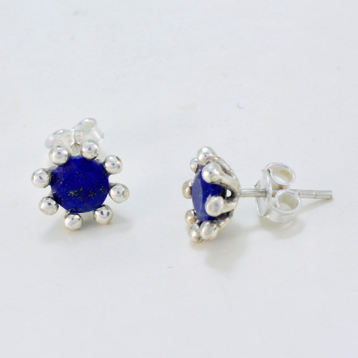 Boucles d'oreilles solitaires Amelia en argent 92,5 et lapis-lazuli bleu du Moyen-Orient Image secondaire du produit