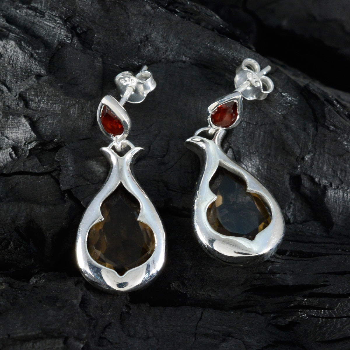 Boucles d'oreilles à tige multicolores en argent 92,5 et noisette russe Toi et Moi Image secondaire du produit