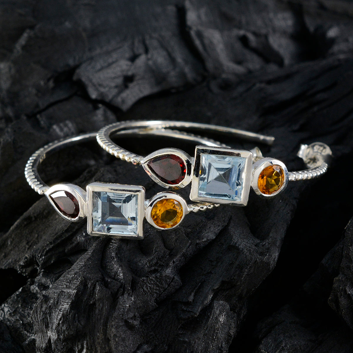 Orecchino multicolore in argento 925 con trilogia Ji-eun africana Immagine secondaria del prodotto