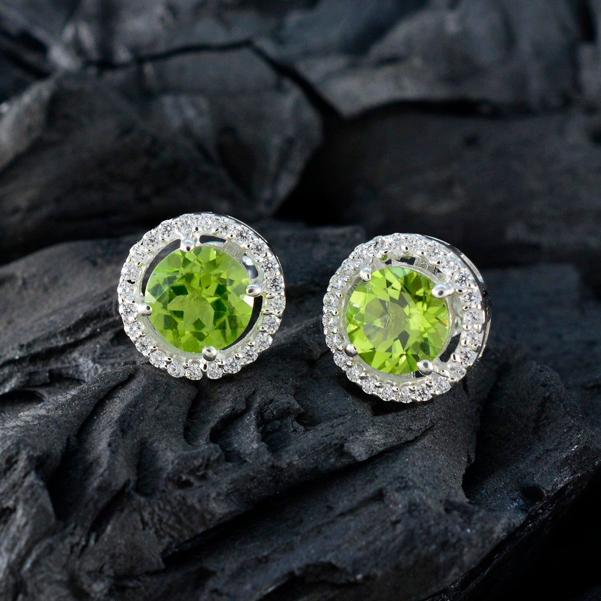 Peridot-American-Riley-Solitaire-Stud-Green-Silver-Earring