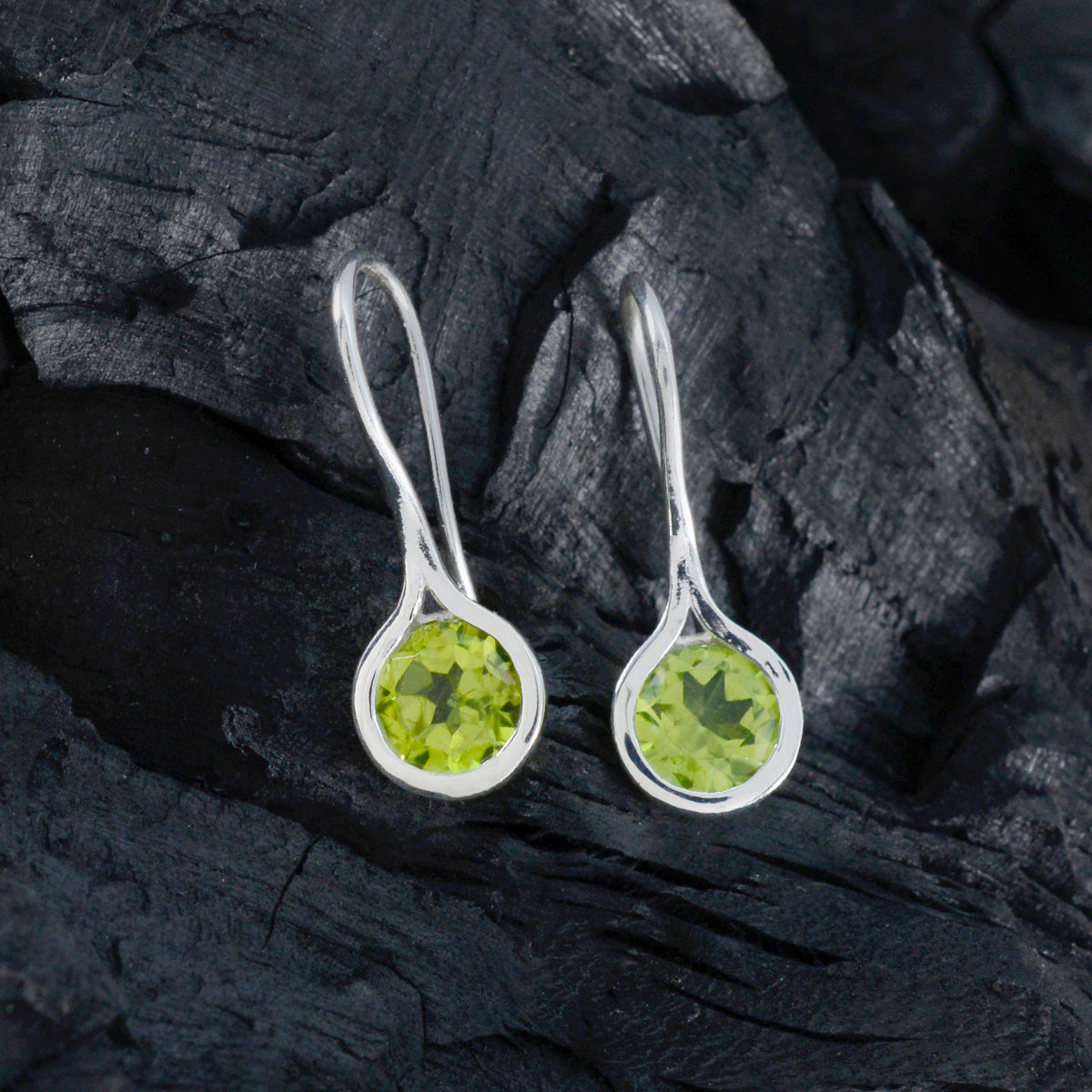 Pendiente colgante de peridoto mexicano en solitario Julia verde en plata 925 Imagen secundaria del producto