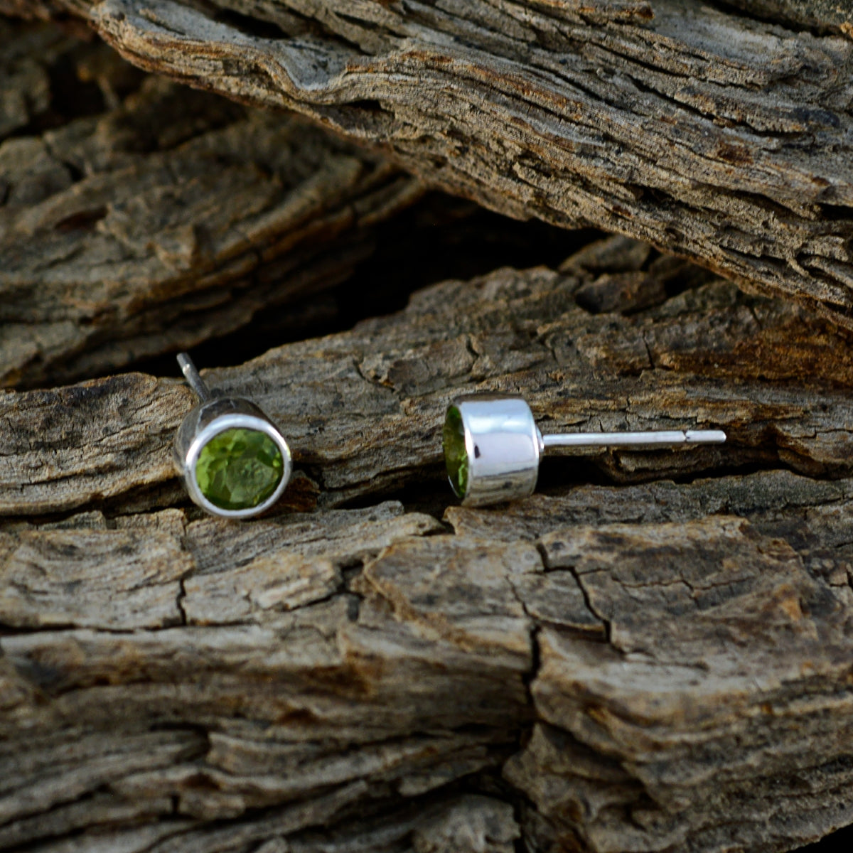 Peridot-Italian-Freya-Solitaire-Stud-Green-92.5-Silver-Earring