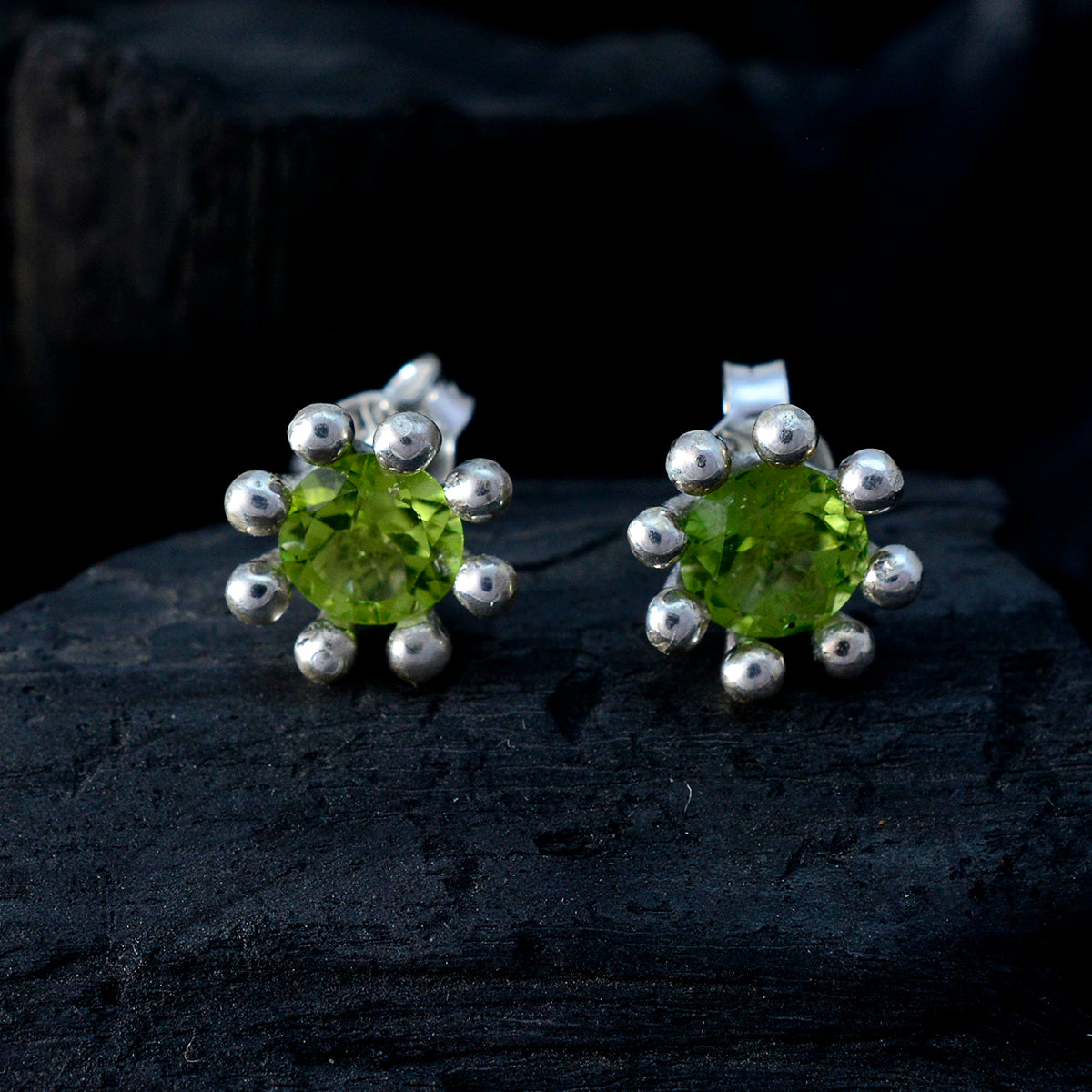 Peridot-Moroccan-Ines-Solitaire-Stud-Green-Silver-Earring