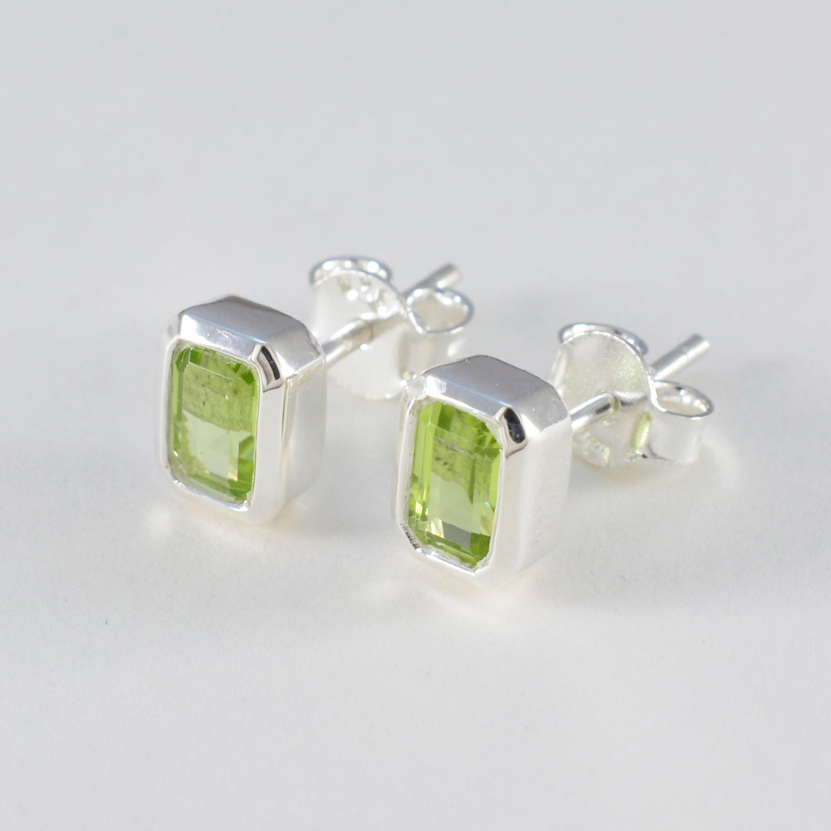 Peridot-Italian-Mariana-Solitaire-Stud-Green-925-Silver-Earring